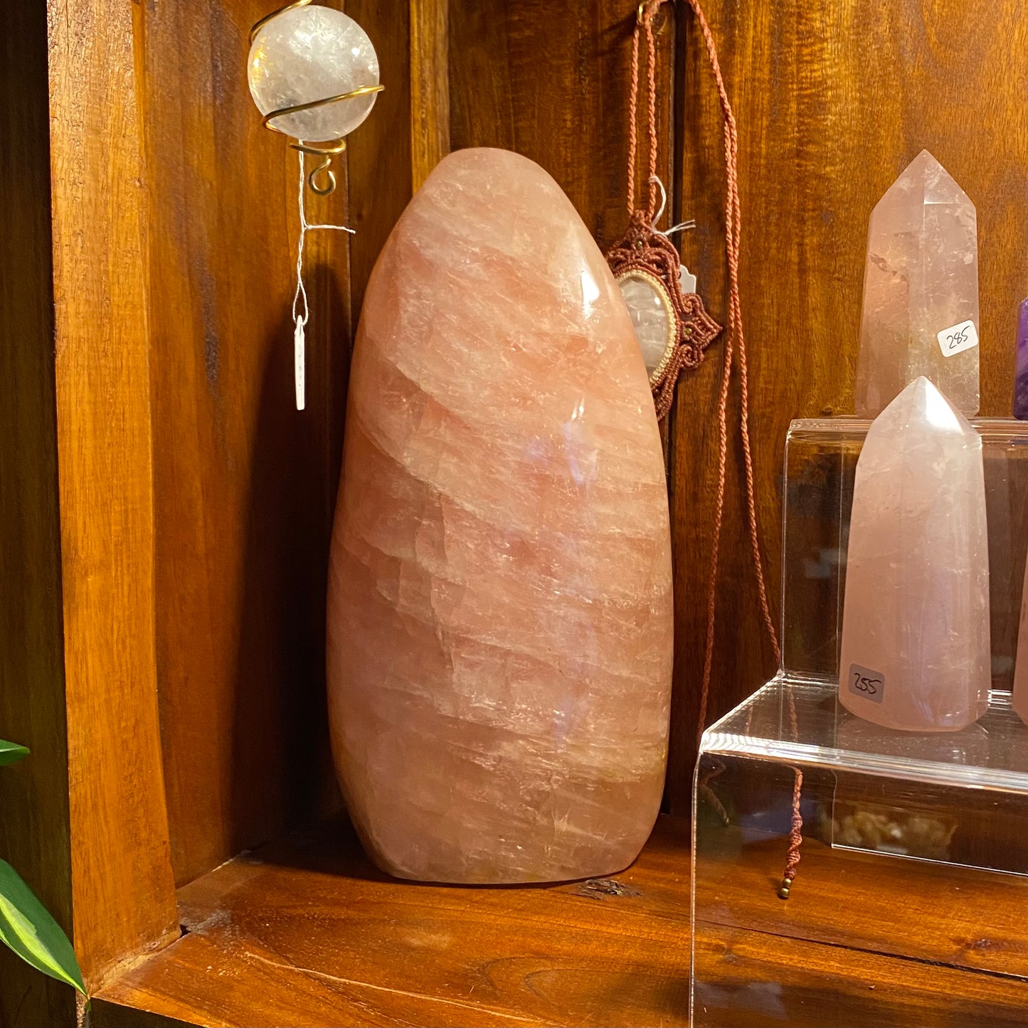 Rose Quartz Menhir - 26 cm, 4,9 kg Rose Quartz Menhir - 26 cm, 4,9 kg