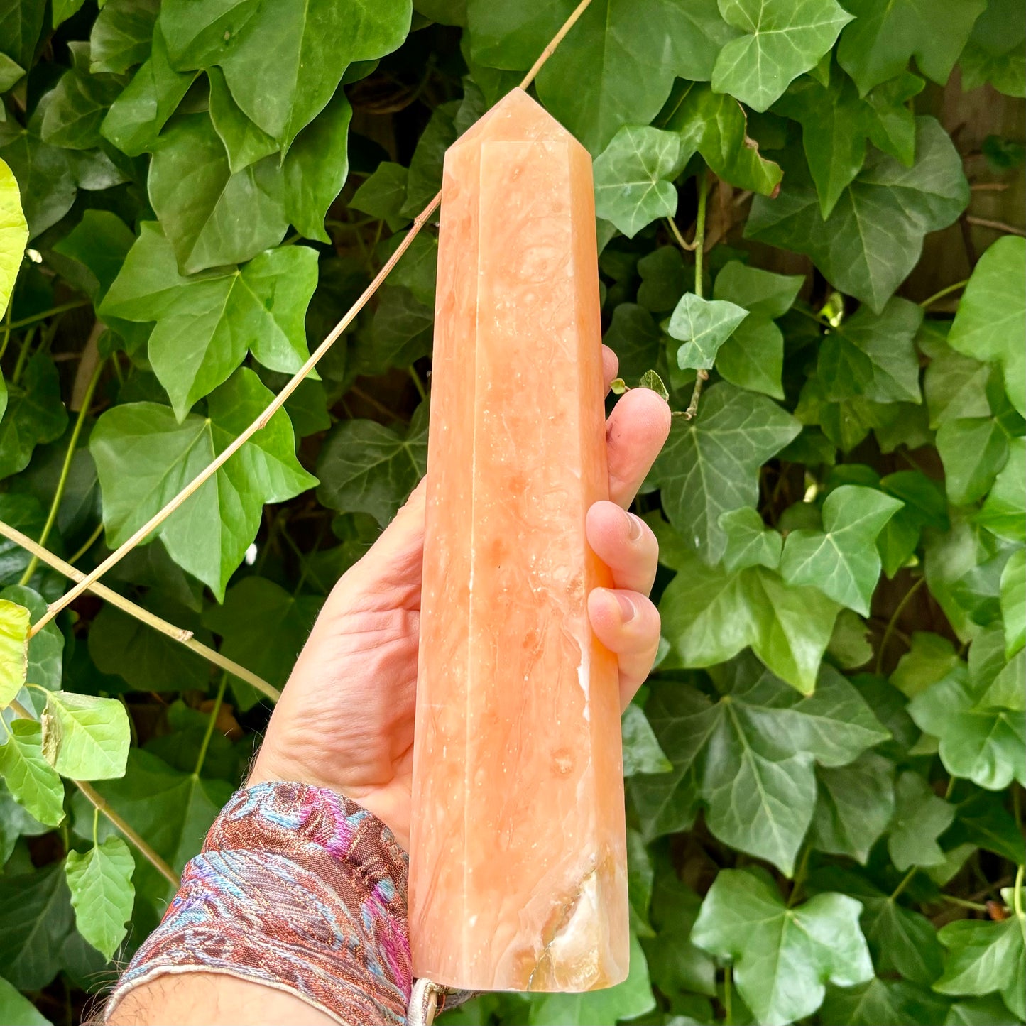 Orange kalcitobelisk - 22,5 cm Orange kalcitobelisk - 22,5 cm