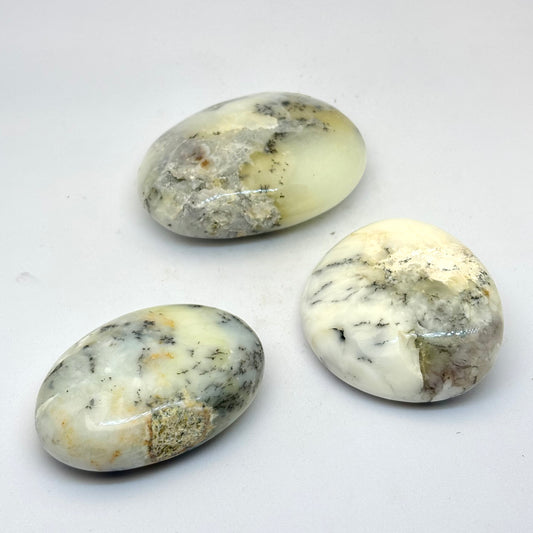 Billede af Hvid opal palmstone 6 cm