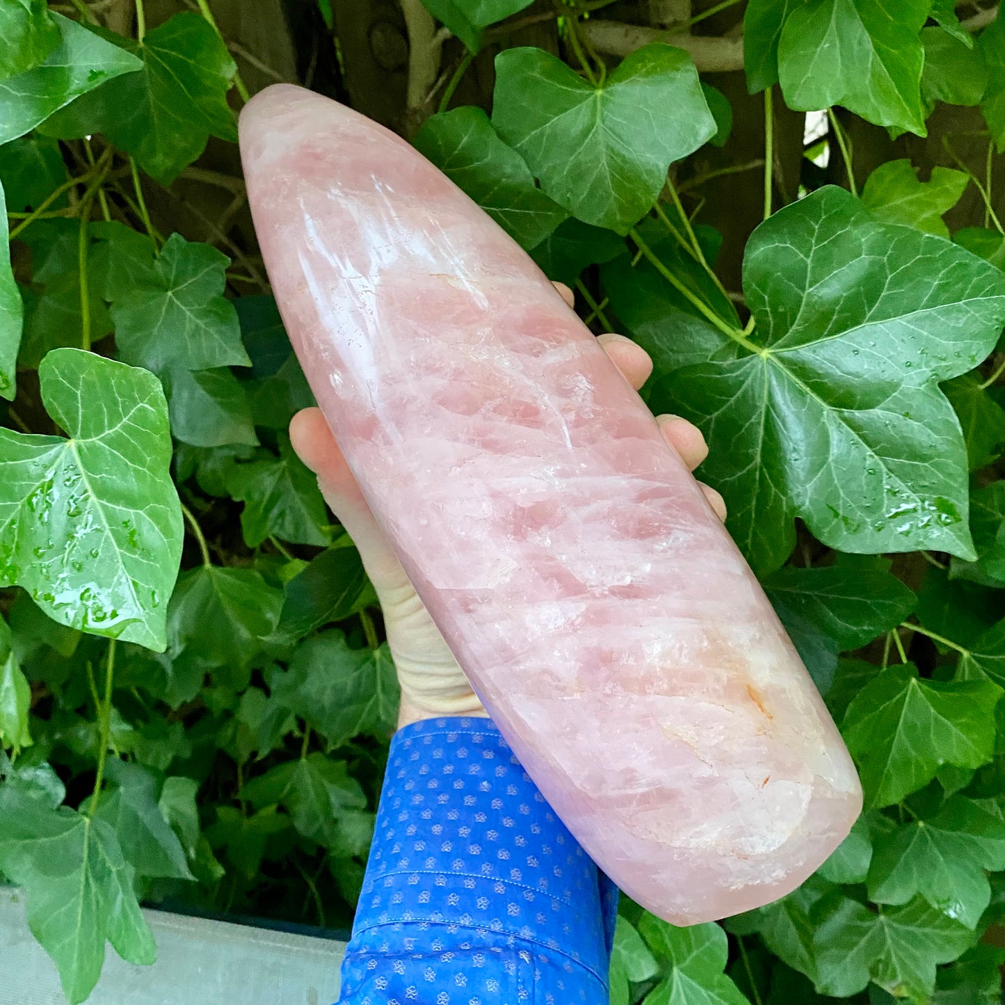 Rose Quartz Menhir - 26 cm, 4,9 kg Rose Quartz Menhir - 26 cm, 4,9 kg