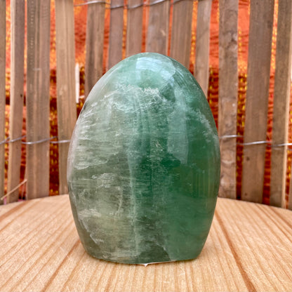 Grön fluoritskulptur 9 cm