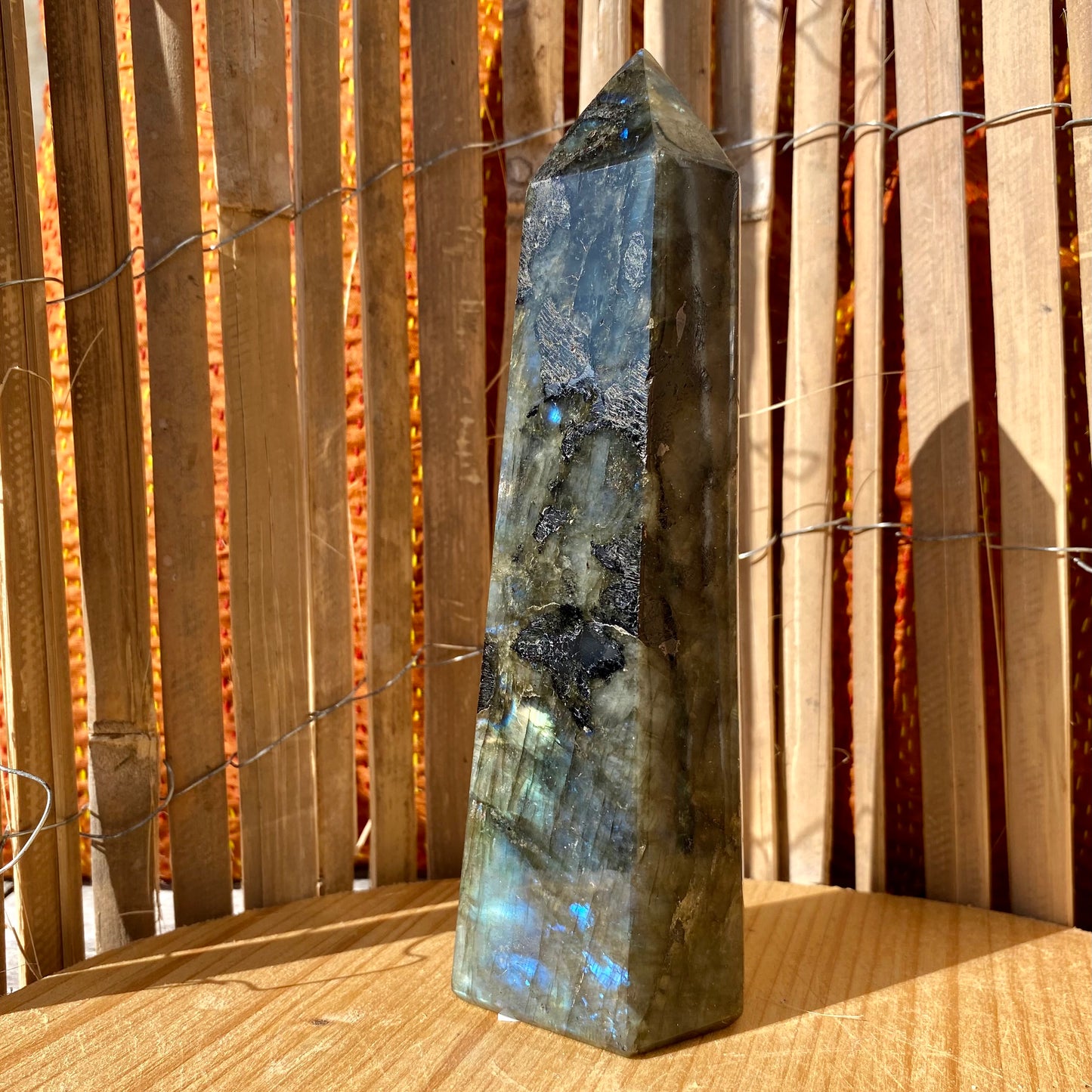 Labradorit obelisk / tårn 17 cm Labradorit obelisk / tårn 17 cm