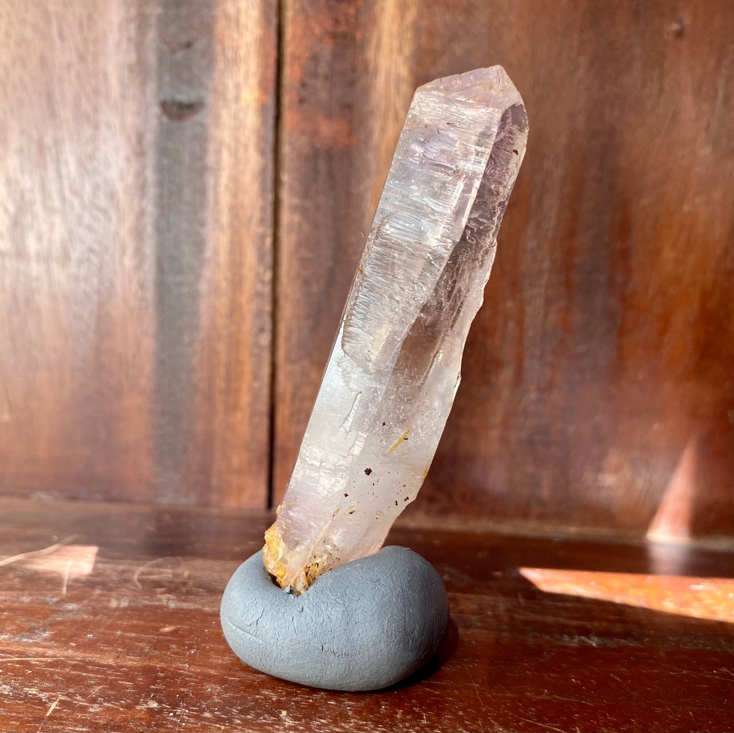 Ljus Shangaan Amethyst Quartz från Zimbabwe Ljus Shangaan Amethyst Quartz från Zimbabwe