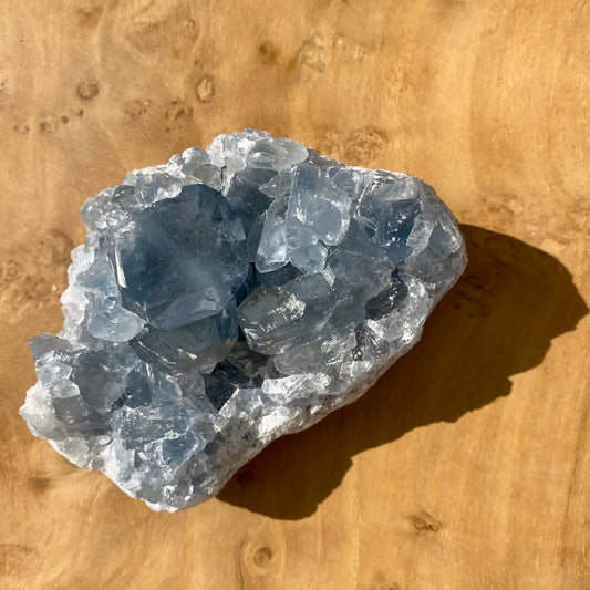 Billede af Celestite geode fragment 482 gram 9 cm