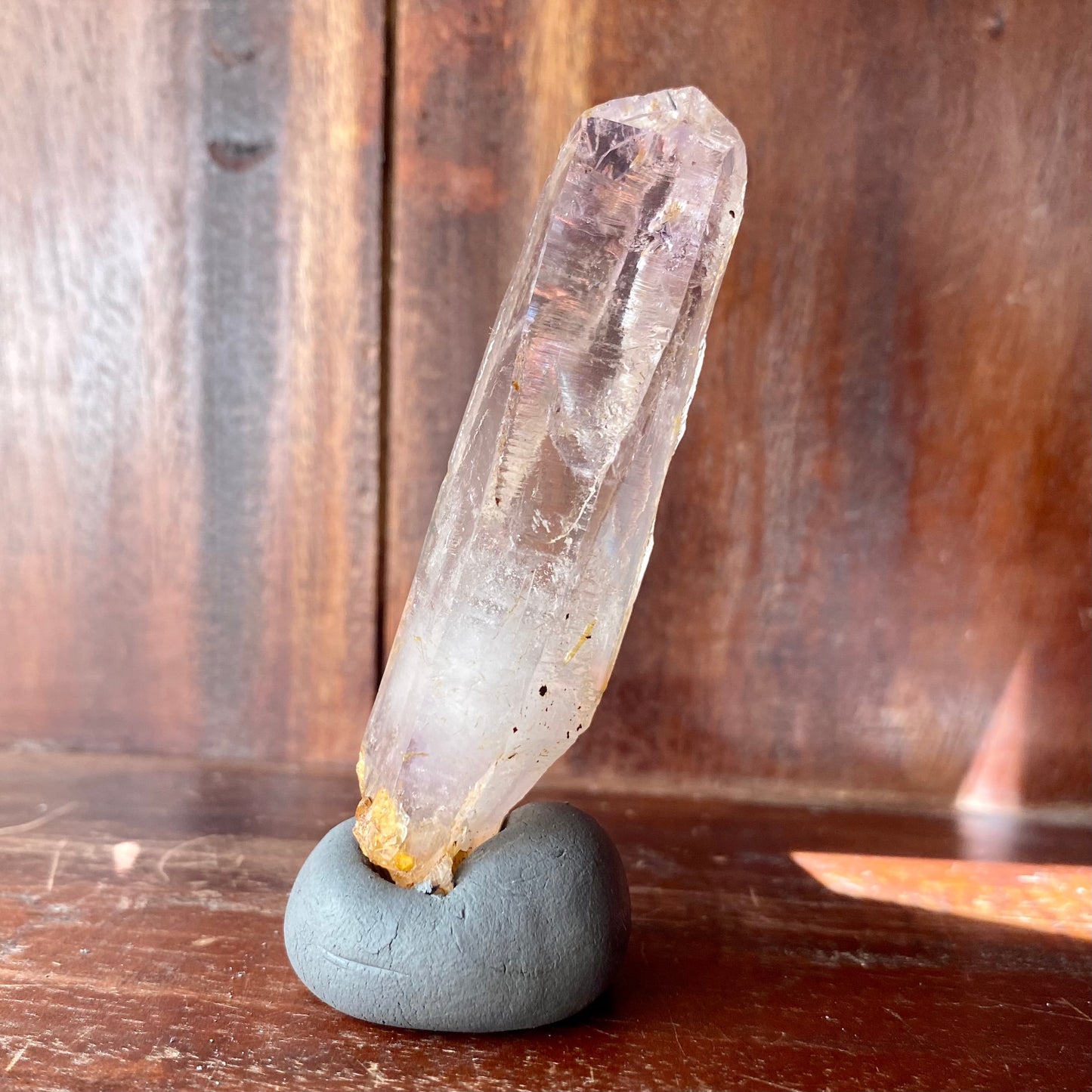 Ljus Shangaan Amethyst Quartz från Zimbabwe Ljus Shangaan Amethyst Quartz från Zimbabwe