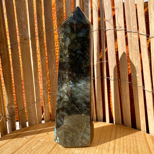 Billede af Labradorit obelisk / torn 18 cm