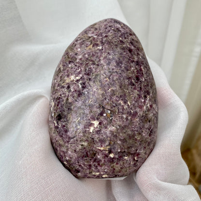 Lepidolite friform - 573 gram