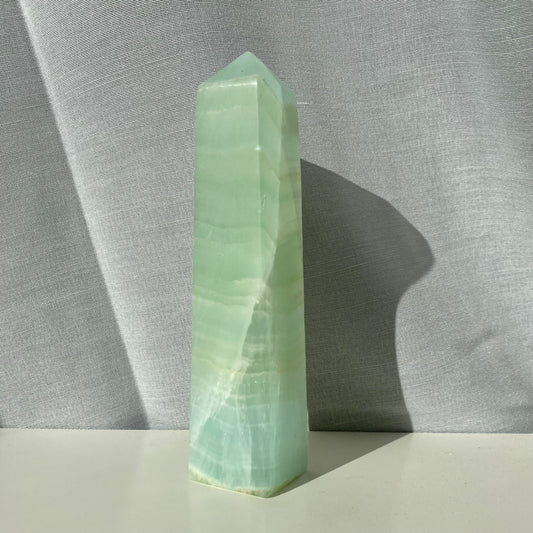 Billede af Karibisk kalcitobelisk - 14,5 cm