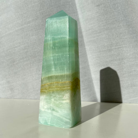 Billede af Karibisk kalcitobelisk - 12 cm