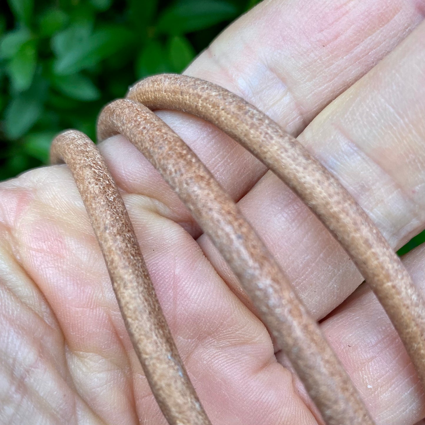 Round Leather Cord vintage taupe - 5 mm, lb.m. Round Leather Cord vintage taupe - 5 mm, lb.m.